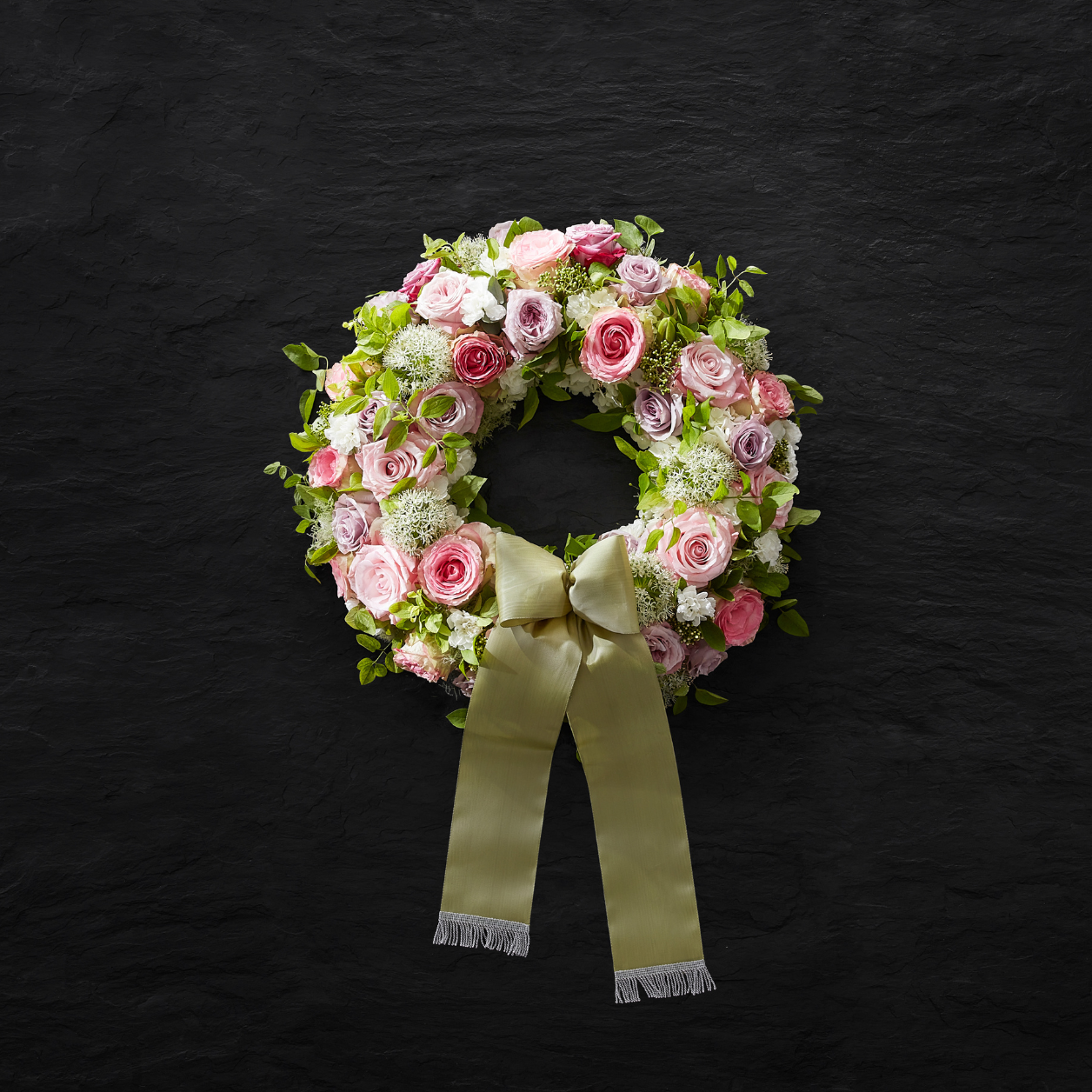 Bild 2: Weiss & Rosa ist hat eine sehr liebevolle Ausstrahlung. Teilen Sie uns ihre Wunsch Farbkombination mit und wir werden für Sie ein wunderschönes Werkstück kreieren.